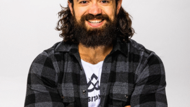 "Alex Hormozi net worth portrait in 2025 — entrepreneur, author of $100M Offers and $100M Leads, founder of Acquisition.com, featured on elebritymagazin celebrity bio article"